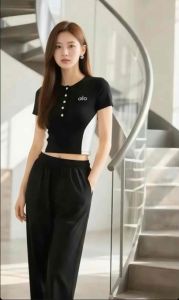 Áo thun nữ croptop phối sườn + nút logo đá đẹp long lanh. Freesize: 35 kg - 55 kg