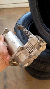 Vi Air 400C Air Compressor 12V ViAir for air suspension RV overland vehicle pneumatic applications and Campers (USED)