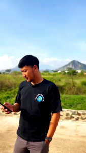 T-Shirt tak perlu lebih hebat kain katun combet kaos kata kata kaos viral kaos pria distro kaos terbaru