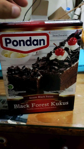 Pondan Black Forest Kukus 400gr: Kue Lembut & Manis
