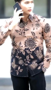 Kemeja Batik Slimfit Modern: Motif Bunga Matahari, Mocca, dan Lebih Banyak Lagi