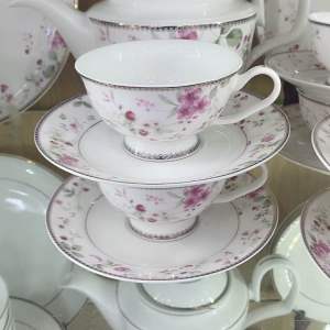 HOT🔥NEW ARRIVAL ORIGINAL VANTAGE: 14PCS TEA SET +2 PCS DESSERT PLATE-PINK STRAWBERRY BLOSSOM