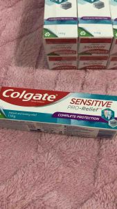 Kem đánh răng cho răng nhạy cảm Colgate Sensitive 110g ( mẫu mới) Thái Lan