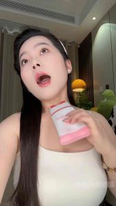 红石榴细嫩美颈霜 (1瓶)  Red Pomegranate Smoothing Neck Cream 🌹改善颈纹 🌹提拉线条 🌹紧肤美颈 🌹补水淡化 🌹颈纹提拉紧