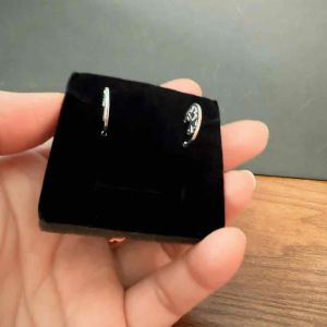 [Studs & Such] 925 Silver Ginkgo Leaf J-Hoop Stud Earrings With Dark Green Epoxy