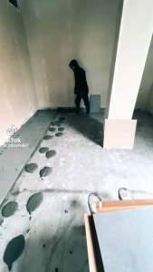 MÁNG KÉO RĂNG CƯA INOX (loại chuẩn) dùng lát gạch nền tăng giảm được từ 60cm đến 1m có thể chỉnh nghiêng được