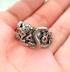 Cincin Elegan Desain Black Mamba (Adjustable)