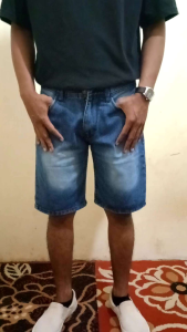 Celana Pendek Jeans Pria Dewasa: Gaya & Kualitas