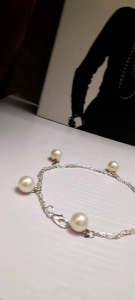 Classy Pearl bracelet