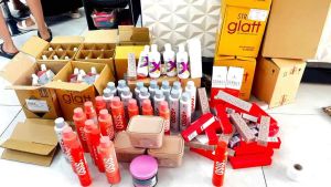 (Đức) Keo xịt giữ nếp tóc nhẹ và bóng mượt Osis Velvet (L1)