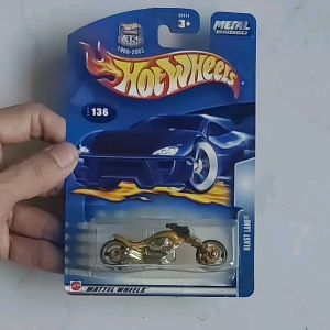 Diecast motor chopper Hot Wheels Blast Lane gold ( mirip Harley Davidson )