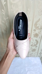 🔥รองเท้าคัทชู #ส้นแบน #หัวแหลม ดีไซน์แถบไขว้กากบาทด้านหน้า..พร้อมส่ง✅