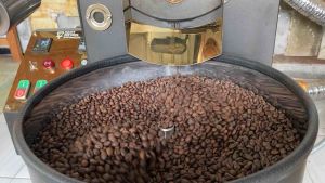KOPI ROBUSTA SANGRAI JATIWANGI 450gr - Roast Beans Robusta Coffee - Cocok untuk Warung Kopi & Bahan Espresso Coffee atau Kopi Susu Kekinian