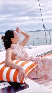 BLOMMA MISS CAMELLIA RUBY ชุดเดรสยาวคลุมเข่า คอเต่า ลายดอกไม้สีชมพูอมส้ม แถมเข็มขัดรัดเอวในเซ็ต