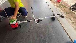 เครื่องตัดหญ้า 2 จังหวะ รุ่น EC04EA-2  แถมอุปกรณ์ครบชุด