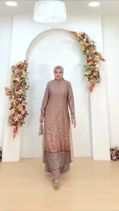 SAFIA DRESS+KULOT+HIJAB BY ALODY\\n\\nSAFIA DRESS & KULOT & HIJAB adalah pakaian yang dirancang khusus untuk wanita Muslimah yang ingin tampil modis dan nyaman dalam menjalani kehidupan sehari-hari. Berikut adalah penjelasan lebih lanjut tentang SAFIA DRESS & KULOT & HIJAB:\\n\\n Apa Itu SAFIA DRESS & KULOT & HIJAB?\\n\\nSAFIA DRESS & KULOT & HIJAB adalah koleksi pakaian yang mencakup dress, kulot, dan hijab yang dirancang oleh Alodiy. Desainnya modern dan nyaman, serta dapat dipadukan dengan aksesoris hijab yang nyaman.\\n\\n Desain Hijab Modern\\n\\nAlodiy menawarkan desain hijab modern yang sesuai dengan tren fashion terkini. Desain-desain ini tidak hanya cantik tetapi juga nyaman digunakan sepanjang hari.\\n\\n Aksesoris Hijab Nyaman\\n\\nAlodiy juga menyediakan aksesoris hijab yang nyaman, seperti jilbab syar'i, jilbab segi empat, dan jilbab pashmina. Aksesoris ini dapat dipadukan dengan SAFIA DRESS & KULOT & HIJAB untuk menambah daya tarik estetika.\\n\\n Cara Memilih SAFIA DRESS & KULOT & HIJAB\\n\\nBerikut adalah beberapa tips untuk memilih SAFIA DRESS & KULOT & HIJAB yang sesuai dengan kebutuhan Anda:\\n\\n Pakaian Hijab Wanita\\n\\nSAFIA DRESS & KULOT & HIJAB adalah pilihan yang tepat untuk wanita Muslimah yang ingin tampil modis dan nyaman. Dress dan kulotnya dirancang dengan material yang lembut dan nyaman, serta dapat dipadukan dengan hijab yang sesuai.\\n\\n Kulot dan Hijab Alodiy\\n\\nKulot dan hijab Alodiy adalah pilihan yang tepat untuk wanita Muslimah yang ingin tampil modis dan nyaman. Kulotnya dirancang dengan material yang lembut dan nyaman, serta dapat dipadukan dengan hijab Alodiy yang sesuai.\\n\\n Keuntungan Menggunakan SAFIA DRESS & KULOT & HIJAB\\n\\nBerikut adalah beberapa keuntungan menggunakan SAFIA DRESS & KULOT & HIJAB:\\n\\n Kenyamanan dan Kepercayaan Diri\\n\\nSAFIA DRESS & KULOT & HIJAB dirancang dengan material yang lembut dan nyaman, sehingga dapat memberikan rasa nyaman sepanjang hari. Selain itu, desainnya modern dan modis, sehingga dapat meningkatkan kepercayaan diri Anda.\\n\\n Daya Tarik Estetika\\n\\nSAFIA DRESS & KULOT & HIJAB memiliki daya tarik estetika yang tinggi, karena desainnya modern dan modis. Anda dapat menambah daya tarik estetika dengan memadukan SAFIA DRESS & KULOT & HIJAB dengan aksesoris hijab yang sesuai.\\n\\nKesimpulannya, SAFIA DRESS & KULOT & HIJAB adalah pilihan yang tepat untuk wanita Muslimah yang ingin tampil modis dan nyaman. Desainnya modern dan modis, serta dapat dipadukan dengan aksesoris hijab yang nyaman. Selamat mencoba!\"