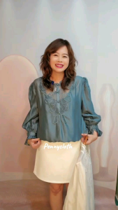 69450 เสื้อ A LA CARTE ชีฟองซิลด์ แต่งผ้าลูกไม้ช่วงอก ทรงแขนพอง มีซับในเย็บติด by PENNY CLOTH 888