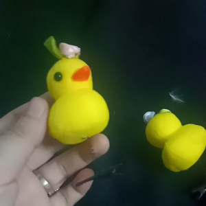 1cặp kẹp vịt hình hoa màu vàng 3D chính hãng