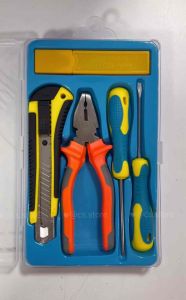 ชุดเครื่องมือช่าง 6 ชิ้น ไขควงปากสลับ คัตเตอร์ ใบมีด ตลับเมตร ไขควงวัดไฟ เทปพันสายไฟ พร้อมกล่องจัดเก็บอุปกรณ์ (6625-4)