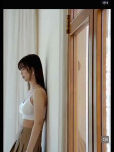 Hi.sweetie Pearl Satin Backless Camisole Bra Top Soft Luxury Spaghetti Strap Black White Silver
