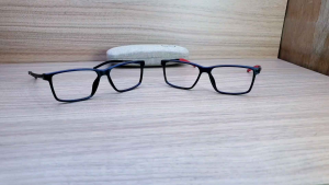 Kacamata Baca Lensa Antiradiasi Progresif Jauh Dekat