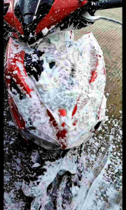 Nước rửa xe bọt tuyết 1l tặng 1 khăn