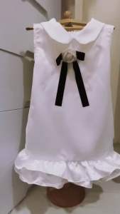 ชุดเดรสปาร์ตี้ ชุดออกงานเด็กสีขาวสําหรับเด็กผู้หญิงปกบัวและโบว์สีดําทรงระบาย