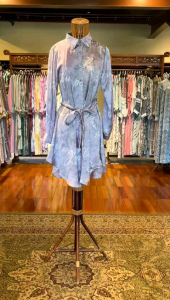 Nahra Tunik by Dian Pelangi LIMITED EDITION Blouse Baju Atasan Kemeja Blus Kerja Kantor Casual Formal Pesta Pernikahan Kondangan Wanita Cantik Anggun Modis Modern Simple Elegan Mewah Model Korea Terbaru Motif Batik Hand Made Terlaris Kekinian