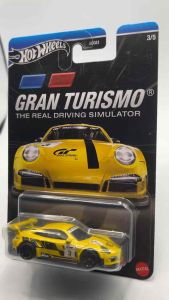 Hot Wheels Gran Turismo Porsche 911 GT3 RS toy car yellow color black stripes number 3 realistic design GT logo collectible toy car racing scene