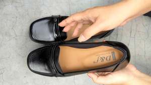 D&f 447 | Sepatu Pantofel Kulit Wanita Hak Datar Sepatu Selip On Hitam