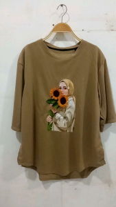 Kaos Atasan Wanita: Pilihan Nyaman & Lebar Untuk Musim Panas