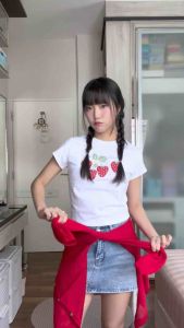 Kalamel เสื้ิอยืด baby tee ลาย strawberry