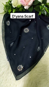 Tudung bawal tabur corak