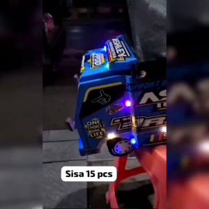 Mainan anak miniatur truk oleng bahan full kayu kualitas premium dengan lampu LED