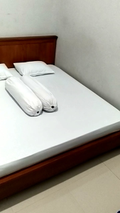 SPREI PUTIH POLOS HOTEL 180x200 dan 160x200 SPREI EMBOS