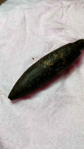 Batu kembang kantil warna hitam motif