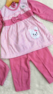Setelan Baju Muslim Bayi Perempuan Mulai Usia 3-18bulan Motif Pita Kitty Lengan Panjang Free Hijab Bayi