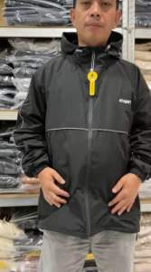Jaket waterproof dan winproof