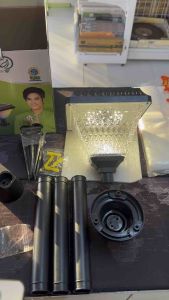 BIO ENERGYS โคมไฟหัวเสาโซล่าเซลล์ รุ่นสีเหลี่ยม ปรับได้ 3 ระดับ ไฟตกแต่งสวน โซล่าเซลล์แสงอาทิตย์ 25 W ปรับได้ 4 สีในโคมเดียว เดย์ไลท์คูลไวท์วอร์มไวท์RGB สลับการควบคุมอัตโนมัติ IP67 ทนแดด ทนฝน