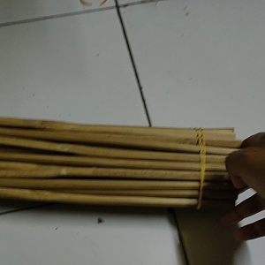 Stick/bilah bambu/ajir tanaman 1 Meter diameter 8mm isi 50 batang