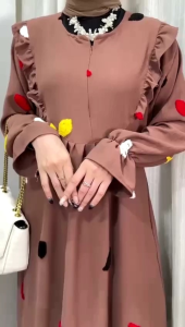 gamis cringkle pom pom