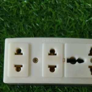 1 ổ cắm điện thái 3 cửa K28Y 250V