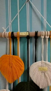 Macrame daun wall hanging Hiasan Dinding Macrame Motif Daun Vintage aesthetic Warna-Warni untuk Kamar Tidur dan Ruang Tamu