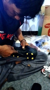 Sepatu Bola Kulit Terlaris