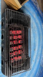 ถ่านฮิดะ MINIMAL (00) 0.5 Kg./40 ก้อน/ถ่านลูกเต๋า/ถ่านอัดแท่ง/T&TBiomass