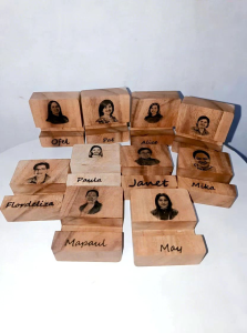 Mini Square Wooden Cellphone Stand-Engraved (1/3 pcs)