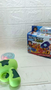 Mainan Import Gasing Lampu/Pistol Gasing Lampu kemasan Kotak