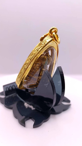 มุมมอง วัดบวรนิเวศ เนื้อทองเหลือง ขนาด 4x2.8 ซม. เก็บปลายทาง K447