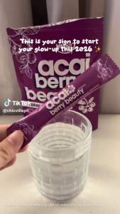 Weekit7 acai berry beauty powder makes your skin glow with FDA approval. Natural ingredients include acai raspberry cranberry and strawberry. Ready-to-drink beverage with ice and lemon slice.