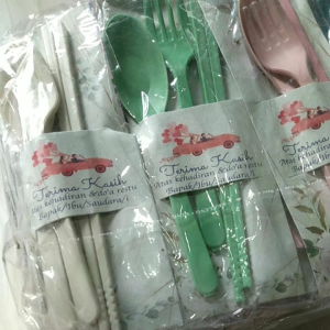 ISI 50 SOUVENIR SENDOK SUMPIT KEMAS ALAS CANTIK